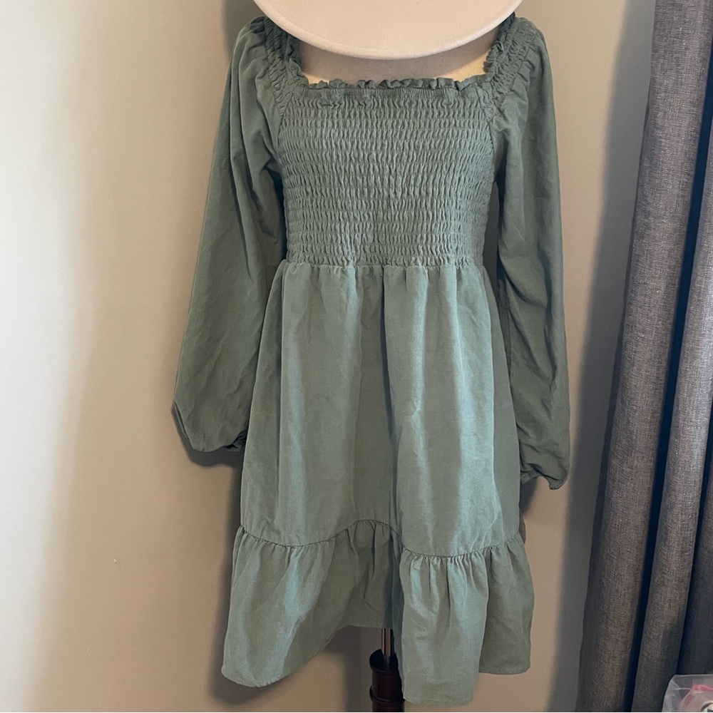 NWT AE Woman’s Sage Smocked Dress
